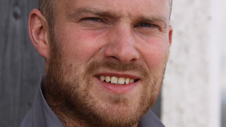 Kristoffer Kullingsjö, driver tillsammans med sin bror Tobias, Kullingsjö gård (foto av Lisbeth Karlsson, tidningen Husdjur)