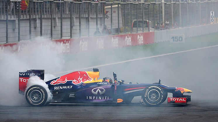 RENAULT KONSTRUKTÖRSVÄRLDSMÄSTARE  I FORMEL 1 – NYA REKORD 