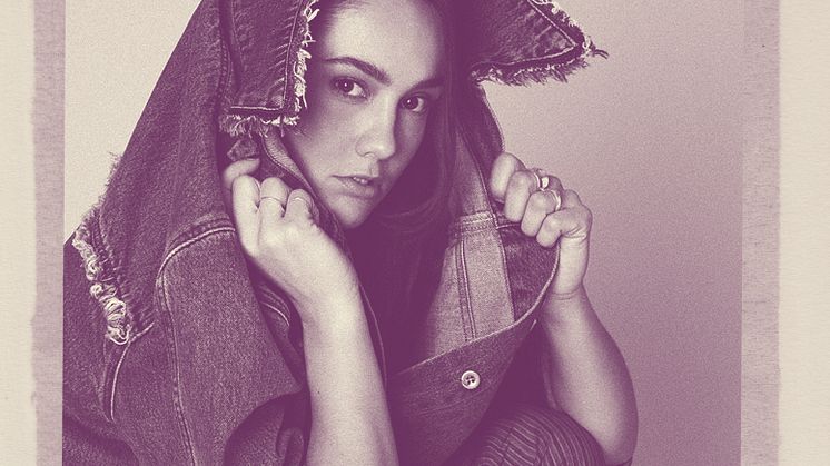 Esther Vallee släpper “Higher” som uppladdning för EP release 1 juni
