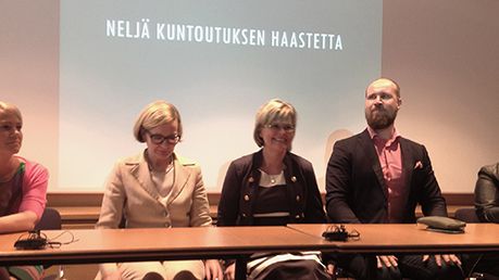 Kansanedustajat valmistautuivat vastaamaan kansalaisjäerestöjen kysymyksiin kuntoutuksen haasteista.