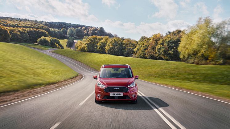 2017 Ford Tourneo Connect (2)