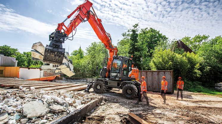 Hitachi_ZX180W_1