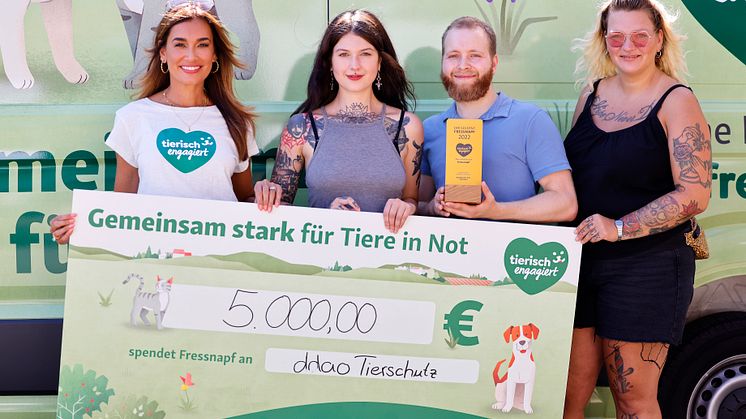 Spendenübergabe_Goldener_Fressnapf_Sonderprei_2022