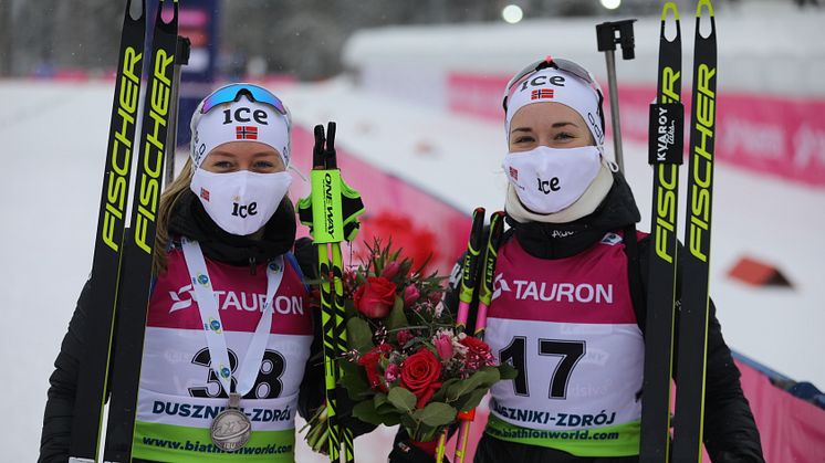 TIL IBU CUP: Karoline Erdal og Emilie Kalkenberg presterte sterkt i EM. Nå skal de videre til IBU Cup i Slovakia. Foto: Eivin Rundberg