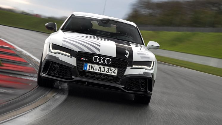 Førerløs RS7 piloted driving concept Hockenheim - front dynamic