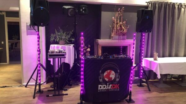 Lej en DJ hos Dansk DJ Service