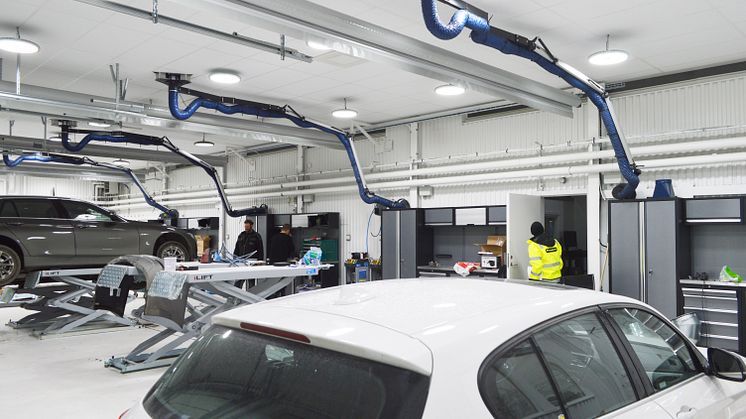 TT Fordonskadecenter miljösatsar på Intenz LED-belysning i nya lokaler
