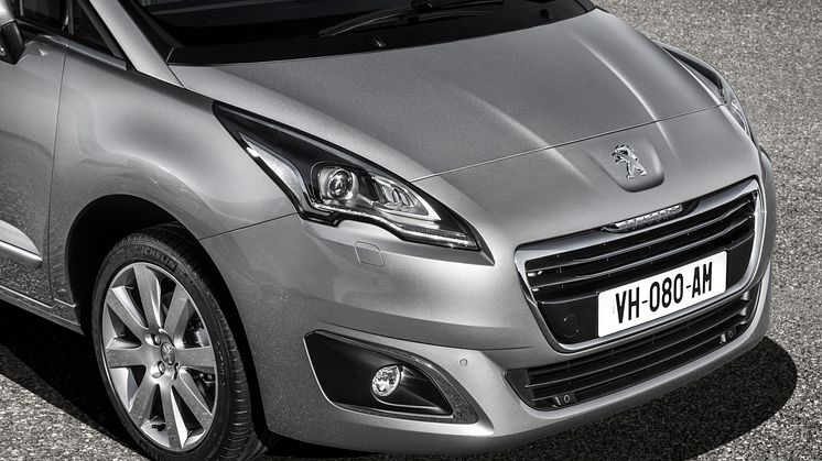 Nya generationen Peugeot 5008_frontdetalj