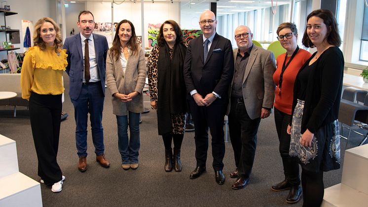 Delegation från Paris besöker Sollentunas skolor