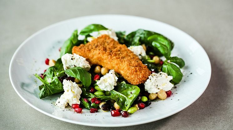 Frasig fiskfilé med sallad och fetaostcreme.jpg