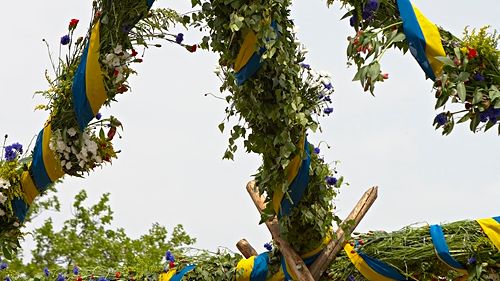 Så vill svenskarna bjudas in till midsommar