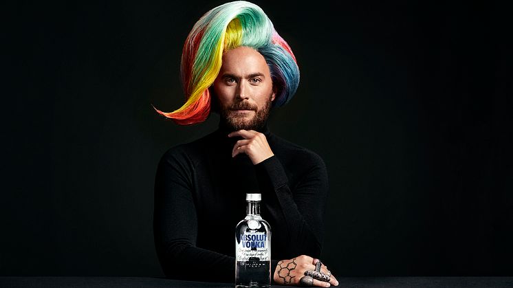 Modeikonen Fredrik Robertsson blir ”Equality Ambassador” för Absolut 