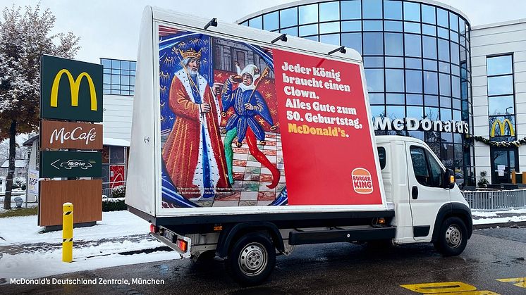 Jeder König braucht einen Clown - Burger King® schickt McDonald’s Deutschland zum 50. Geburtstag humorvolle Glückwünsche