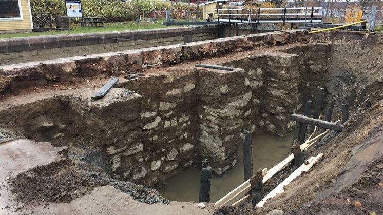 Historisk friläggning av slussar längs Göta kanal
