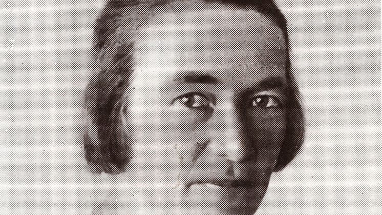 Nelly Thüring kämpade för den allmänna rösträtten och framförallt för kvinnor. Hon kom in i riksdagen som en av de fem första kvinnorna efter 1921 års val. Sina sista år bodde hon på servicehuset på Handelsvägen i Enskede, Micasas fastighet.
