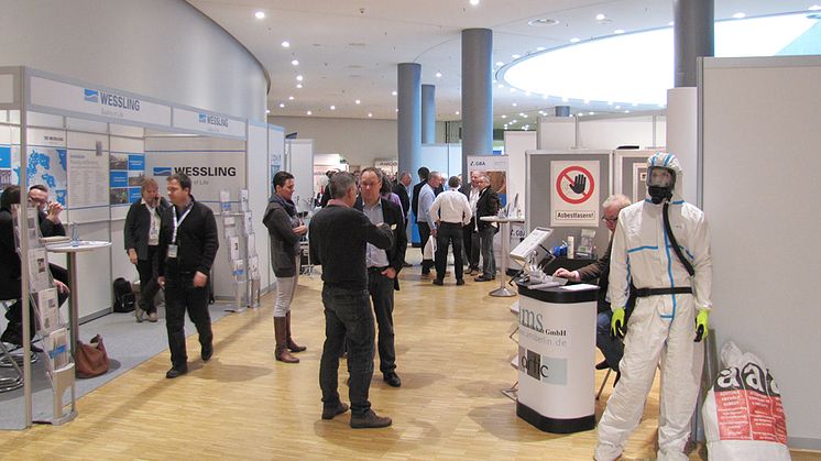DCONex in Essen: Die begleitende Fachausstellung bringt Unternehmen, Dienstleister und Verbände mit ihren Angeboten und Informationen rund um das Schadstoffmanagement zusammen. Foto: AFAG