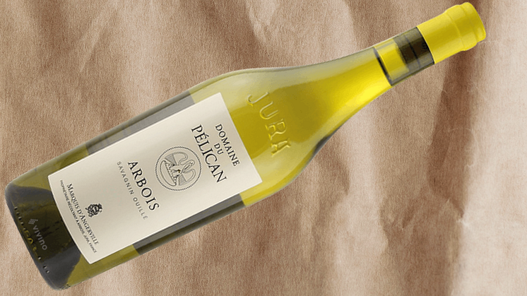 Fredag den 4 november släpps 2020 Domain du Pélican Pélican Savagnin Ouillé i Systembolagets Tillfälliga sortiment med 420 flaskor. Pris: 339 kr.