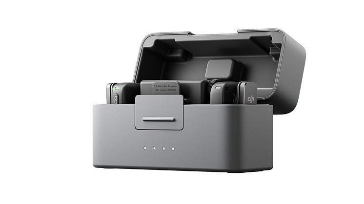 DJI Mic Mini （2TX+1RX+Charging Case）—Right Side 45 Degree.png