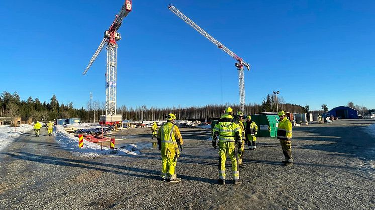 KURS: Kompetansebedriften har laget sin egen byggeplass i forbindelse med praktisk opplæring.