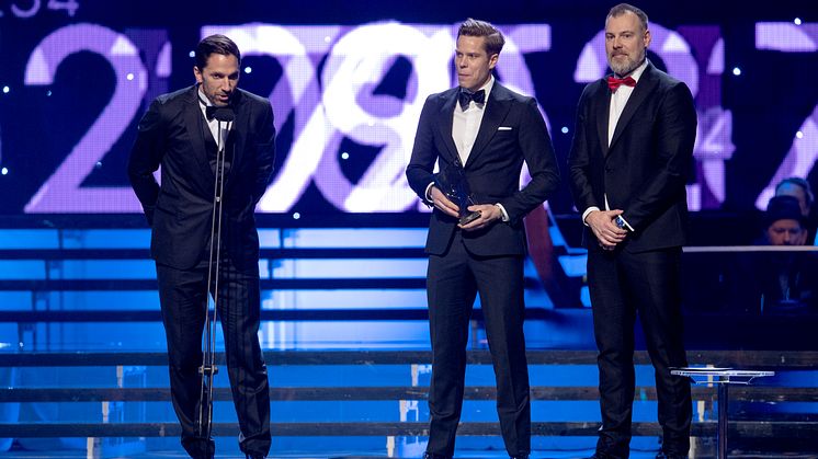  Årets lag blev Tre Kronor, ishockey och priset togs emot av Joel Lundqvist, Viktor Fasth och Rikard Grönborg