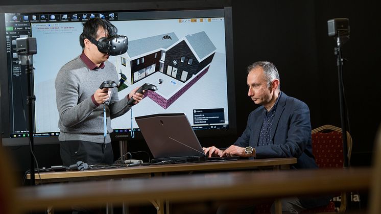 Dr Zaid Alwan with his DEET virtual reality tool