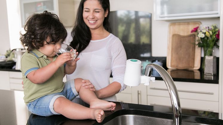 Drinking the right amount of water regularly may help you maintain a healthy heart later in life.