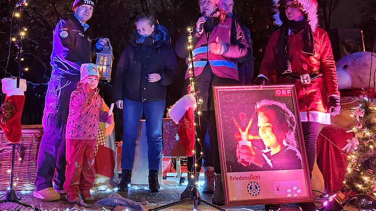 Besuch vom Weihnachtsbrummi & Ankunft des ORF-Friedenslichtes