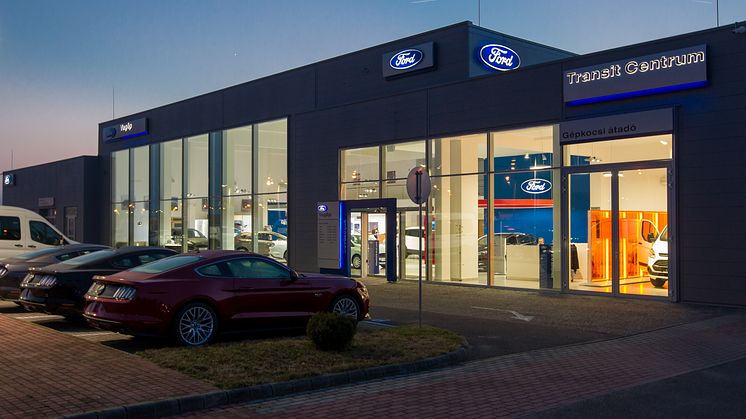 A Ford novemberben megnyitja újabb három FordStore kiemelt márkakereskedését 