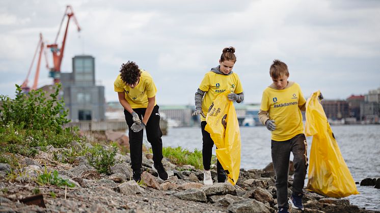 Nu ska lokala idrottsungdomar städa efter hamninloppet i Göteborg igen.