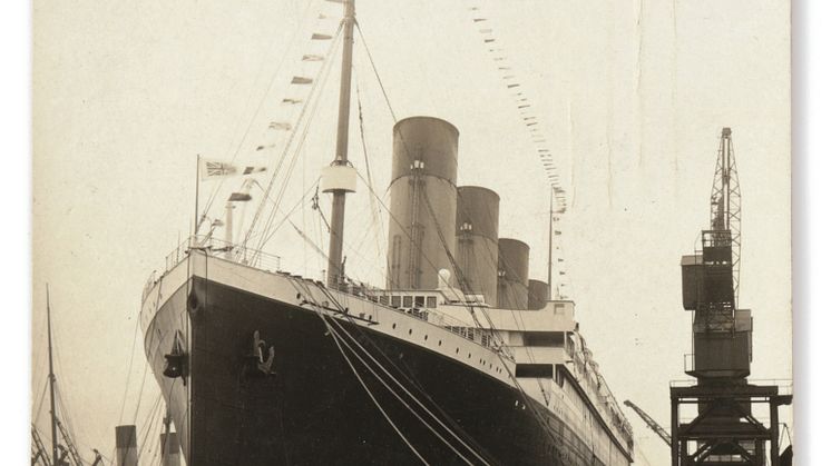 Titanic: Originalt håndskrevet og signeret postkort (forside). Vurdering: 30.000-50.000 kr. 
