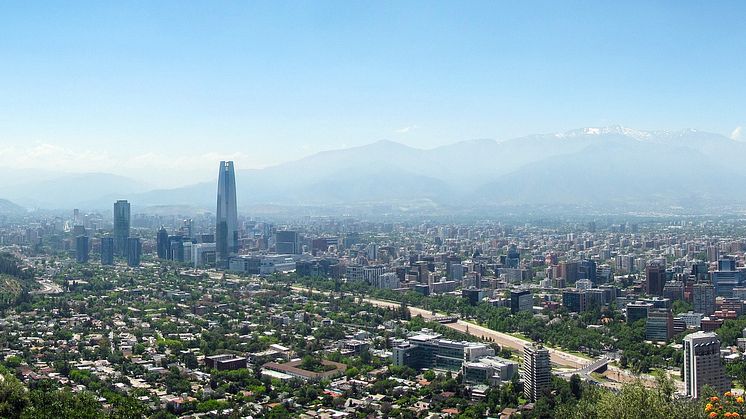 Tät smog över Santiago de Chile.