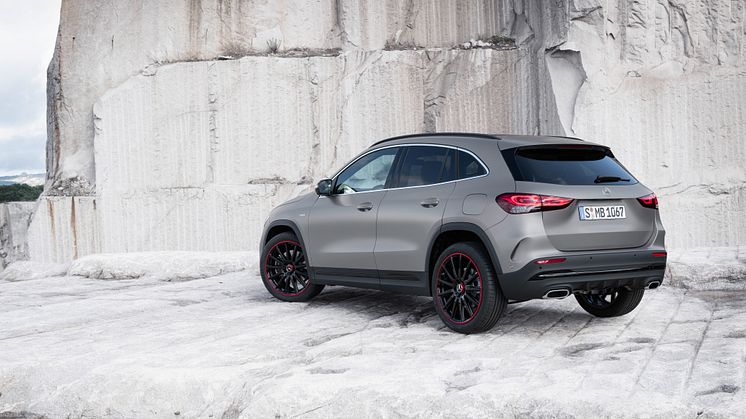 Nya_Mercedes-Benz_GLA_20202