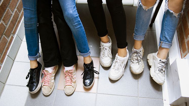 ungdomar på skola_foto Ciprian Gorga
