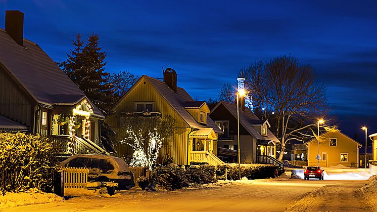 En riktigt kall vinterdag kan el bli en bristvara i Sverige. Forskare ska undersöka vilka förutsättningar småhusägare och energibolag har för att klara sådana situationer. Foto: Shutterstock. 