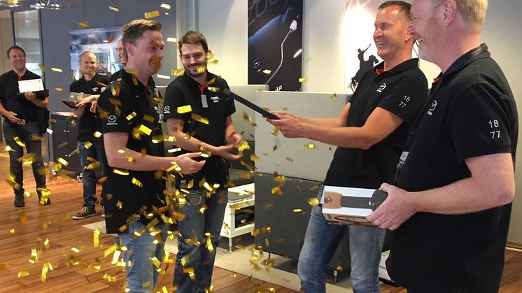 Per Hammernes i konfettiregn 