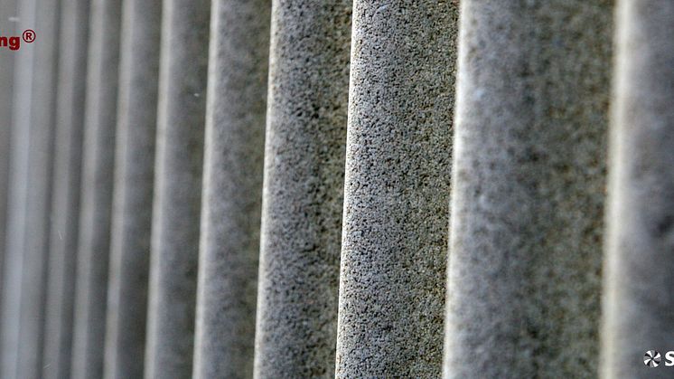 Detalj sinusformad Akustisk Betong på Nynäsvägen