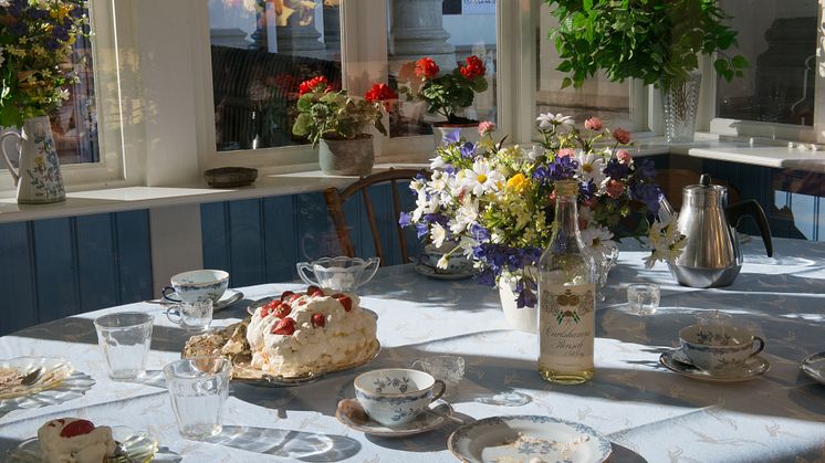 Midsommarfirande i utställningen Traditioner