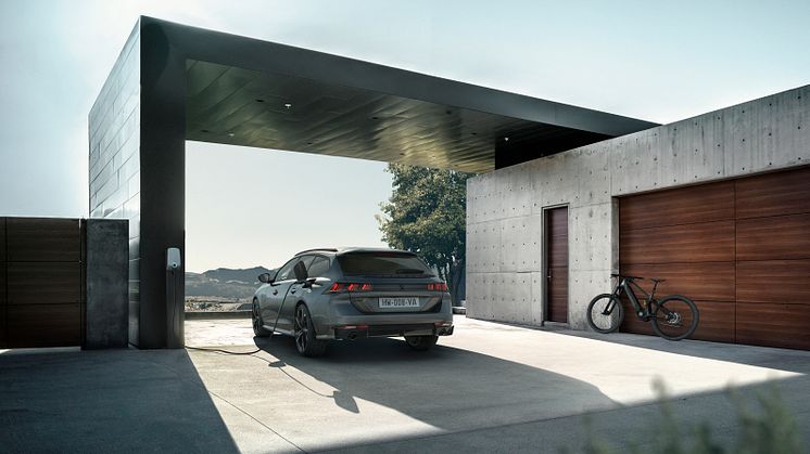 PEUGEOT_508SWPERFO_2009RC_010