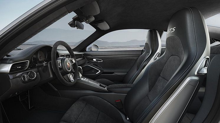 911 Carrera 4 GTS