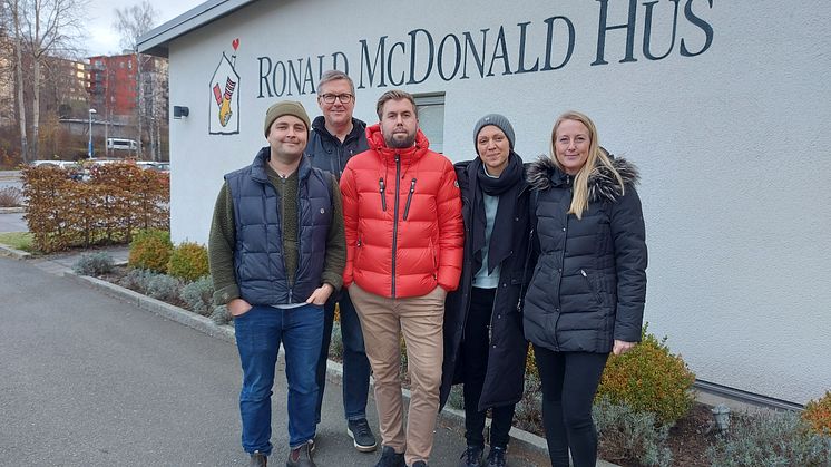 Canon medarbetare hos Ronald McDonald Hus i Göteborg