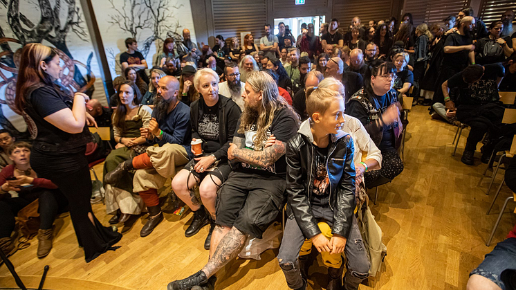 Under Midgardsblot 2022 kan festivalgjestene lære om vikinghistorie og vikingkultur gjennom seminarprogrammet Mimir Talks. Foto: Per Ole Hagen