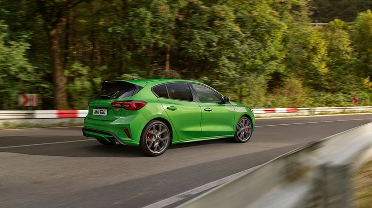 2021_FORD_FOCUS_ST_OUTDOOR_03