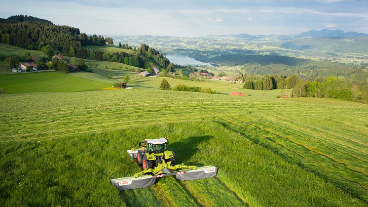 CLAAS traktor og slåmaskin