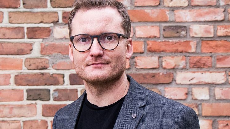 Lars Classon på landsbygdsturné med humorföreläsningen ”Kan det inte bara vara enkelt” - Ett sätt att få Sverige att må bättre?