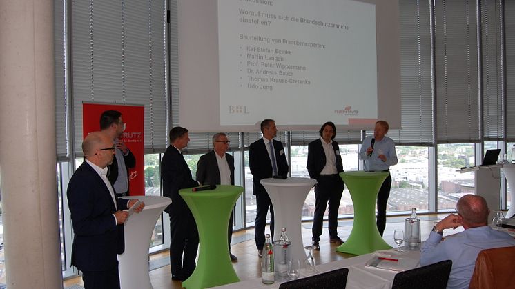 FeuerTRUTZ Trend: Die Veranstaltungsreihe greift gesellschaftliche, politische und technische Entwicklungen auf und liefert Prognosen zur Veränderung der Märkte im vorbeugenden Brandschutz. Foto: FeuerTRUTZ