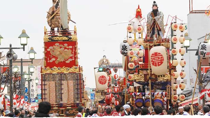 Gorgeously decorated dashi floats during the daytime parade