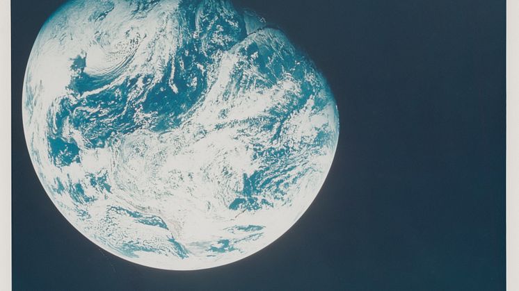 First human-taken photograph of the Planet Earth.jpg