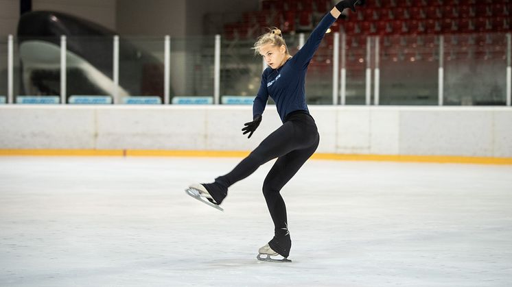 HOLIDAY ON ICE ACADEMY Sommercamp Frankfurt Leonie Schwenzner