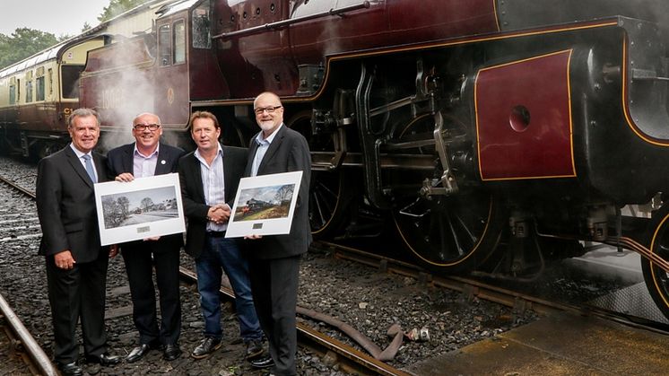 Flying Scotsman gives Mayor the perfect gift