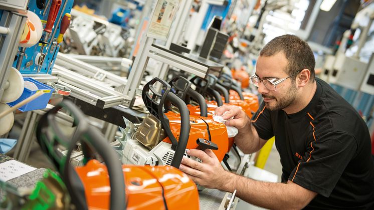 STIHL kjøper COSMOS, en fremtredende produsent av lydpotter, og øker dermed produksjonskapasiteten.